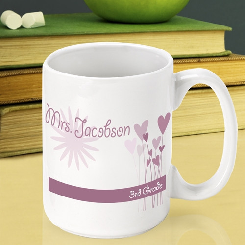A great teacher deserves a great gift! This custom mug is the perfect way to say thank you. Express gratefulness to a special teacher with our custom Hearts and Flowers teachers mug. A custom coffee cup makes a perfect end of school year thank you gift. #mug