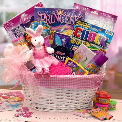 Your little girl will feel like royalty with the abundance of toys and treats. An enchanting gift for the little princess in your life. Send your young daughter the magic of an enchanting life of a Disney Princess. This fabric-lined kids gift basket is ov #gift