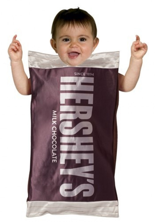 Dress your sweet little one up as a little sweet in this Hershey's Infant Hersey's Bar Bunting. This Hershey's Bar costume is an adorable costume for infants. #bar