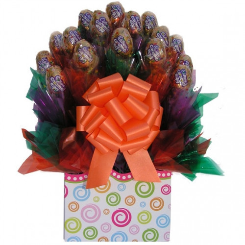 All edible Candy bouquet! Make sure the Easter Bunny hops to your house with this candy bouquet blooming with Cadbury Chocolate and Caramel Filled Easter Eggs! Enjoy the velvety taste of the combination of smooth milk chocolate with the soft caramel cen #bar