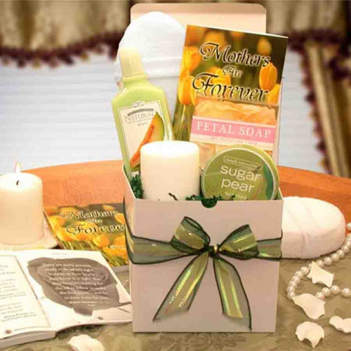 Show mom that your love is forever with this gift! Indulge any Mom in your life with our ultimate spa set! This sweet gift box comes brimming with revitalizing surprises and includes a heart warming book entitles Mothers Are Forever. Perfect for a birthda #gift