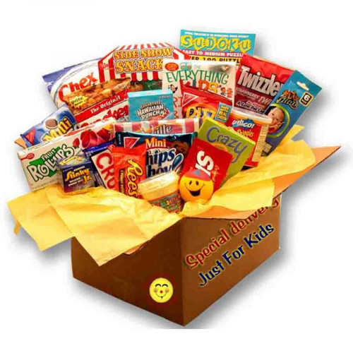 Brighten up their day and give a child something to smile about with our Kids Blast Deluxe Activity Care Package. This fun box arrives overflowing with games and treats perfect for turning any old rainy day into a blast! This childrens care package is per #gift
