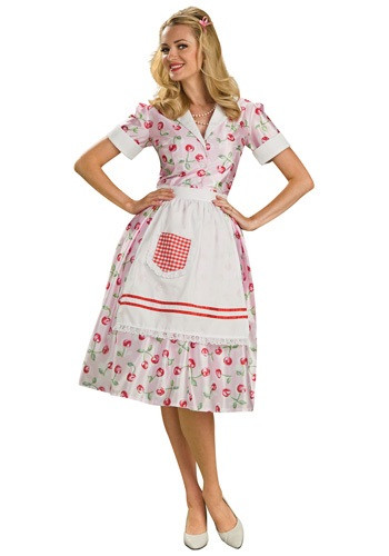 Reliving the perfect life of a 1950's TV show just takes this 50's housewife costume, a perfect husband and the perfect children. The dress is the easy part. Finding the perfect husband and kids is another story. #vintage