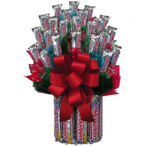 The fight to find the perfect gift for your favorite sweet tooth is finally over. Our 3 Musketeers Candy Bouquet is sure to defeat hard times and bad days with smiles for the sweetest gift they've ever received! The 3 Musketeers candy bouquet makes an ide #candy