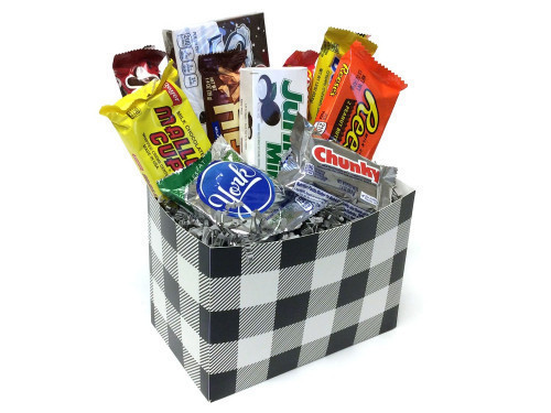 Chocolate Lovers Gift Boxes in 8 colorful styles including Happy Birthday, Thank You and more.A typical assortment includes one each of the following full-size candy bars: 100 Grand, Butterfinger, Chunky, Heath, Mallo Cup, Mounds, Junior Mints, Reese's Cu #candy
