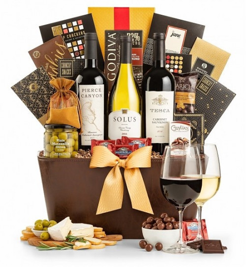 California Dreaming Big - You do not have to be there to enjoy this selection of distinctive California wines surrounded by a generous amount of delectable foods. Your choice of wine trio is accompanied by a box of Lindt Truffles, Seasoned Almonds, Vino R #wine