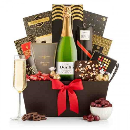 World-famous Spanish champagne meets rich, decadent chocolates. Segura Viudas is Spain's most famous Cava, as well as the second most popular champagne served in restaurants around the world. This gorgeous basket combines a bottle of Segura Viudas Brut R #wine