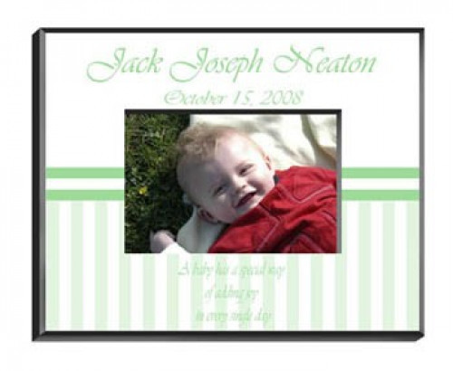 Have fun customizing these frames for your little one ! Perfect for a boy or a girl, this delicate green-striped photo frame reminds the recipient of the joy each baby brings to the lives of others. The pretty pastel colors brighten any room in the house. #baby